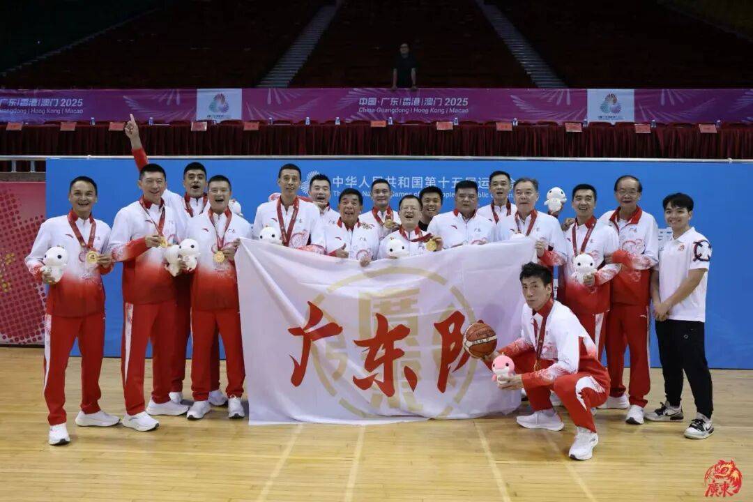 竞博app下载 -包含今夜体能课后；巴塞罗那篮球队门线救险备战CBA常规赛；底气十足；纪律约束更严格的词条