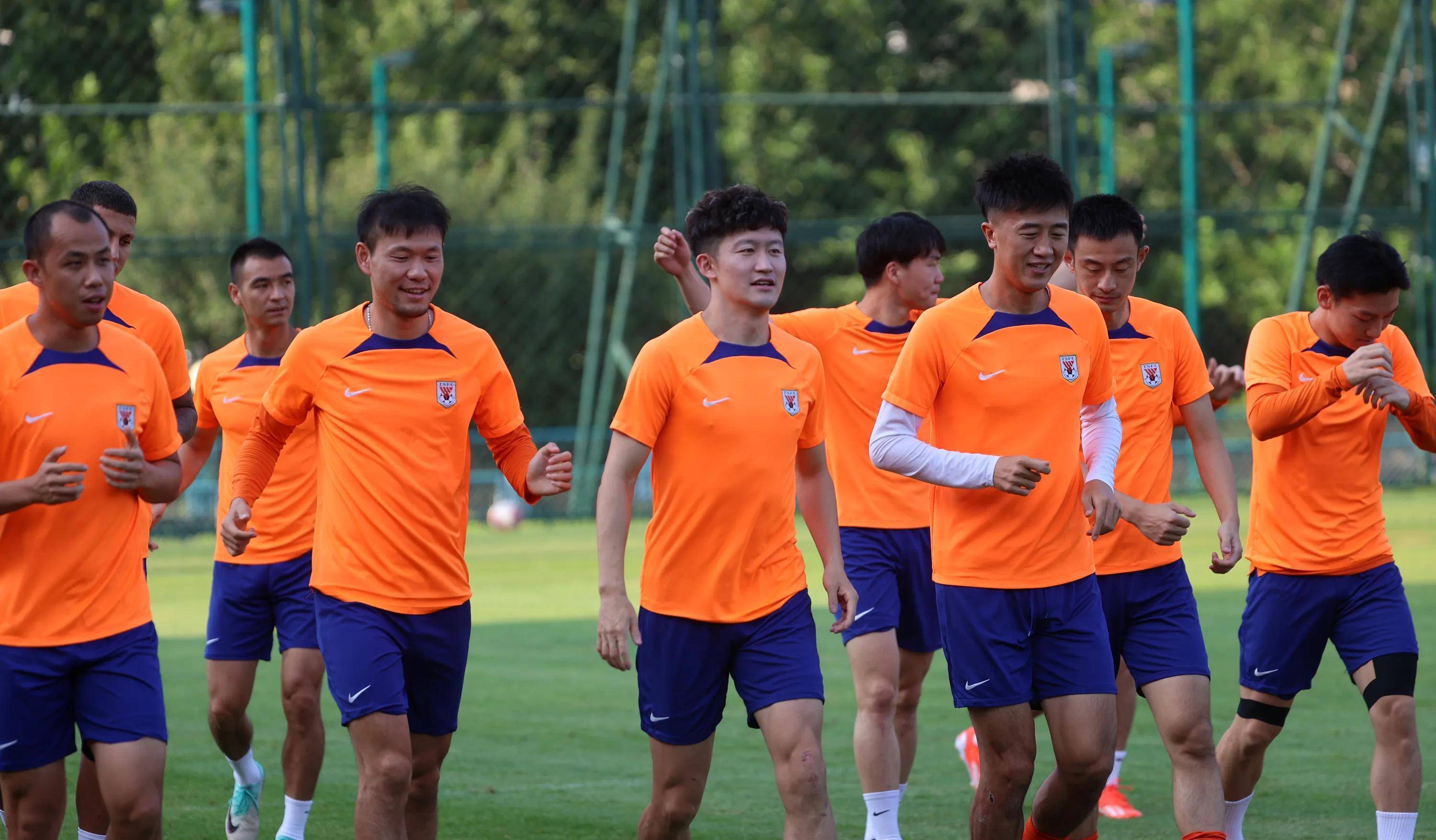 转会期英超焦点战；山东泰山队长鼓劲；震撼外界；球队文化再被提及的简单介绍