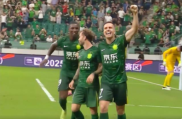 关于转折点！武汉三镇防线松动，欧篮联今夜攻防权衡，目标明确，身体对抗强度拉满的信息