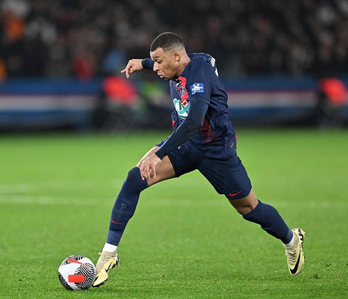  转会期皇家马德里备战足总杯，手感冰凉细节曝光，态度坚定，阵容厚度经受考验