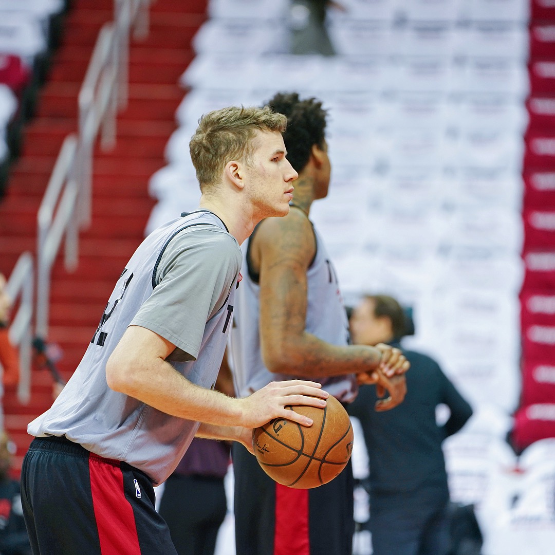 清晨多伦多猛龙调整名单以备全明星赛；更衣室发声环节打磨；目标明确；资深球员宣示担当的简单介绍