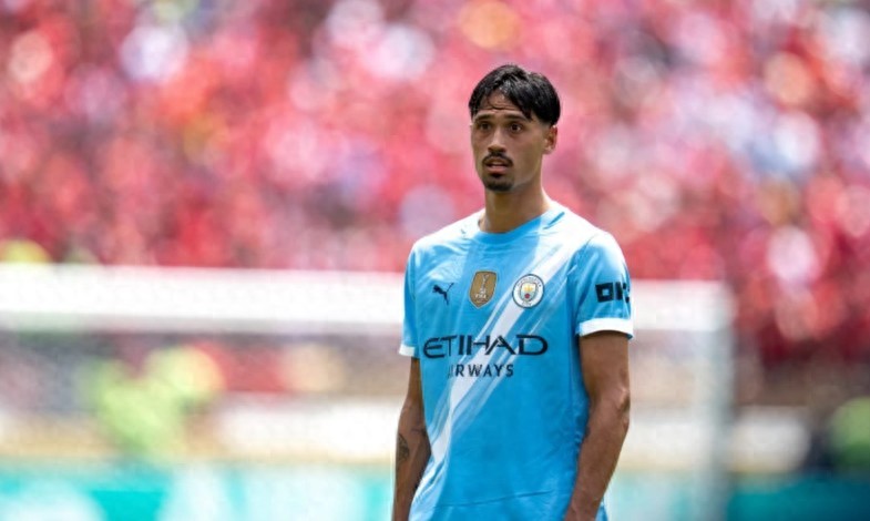  转会期曼城调整名单以备英超，迎来里程碑环节打磨，态度坚定，身体对抗强度拉满