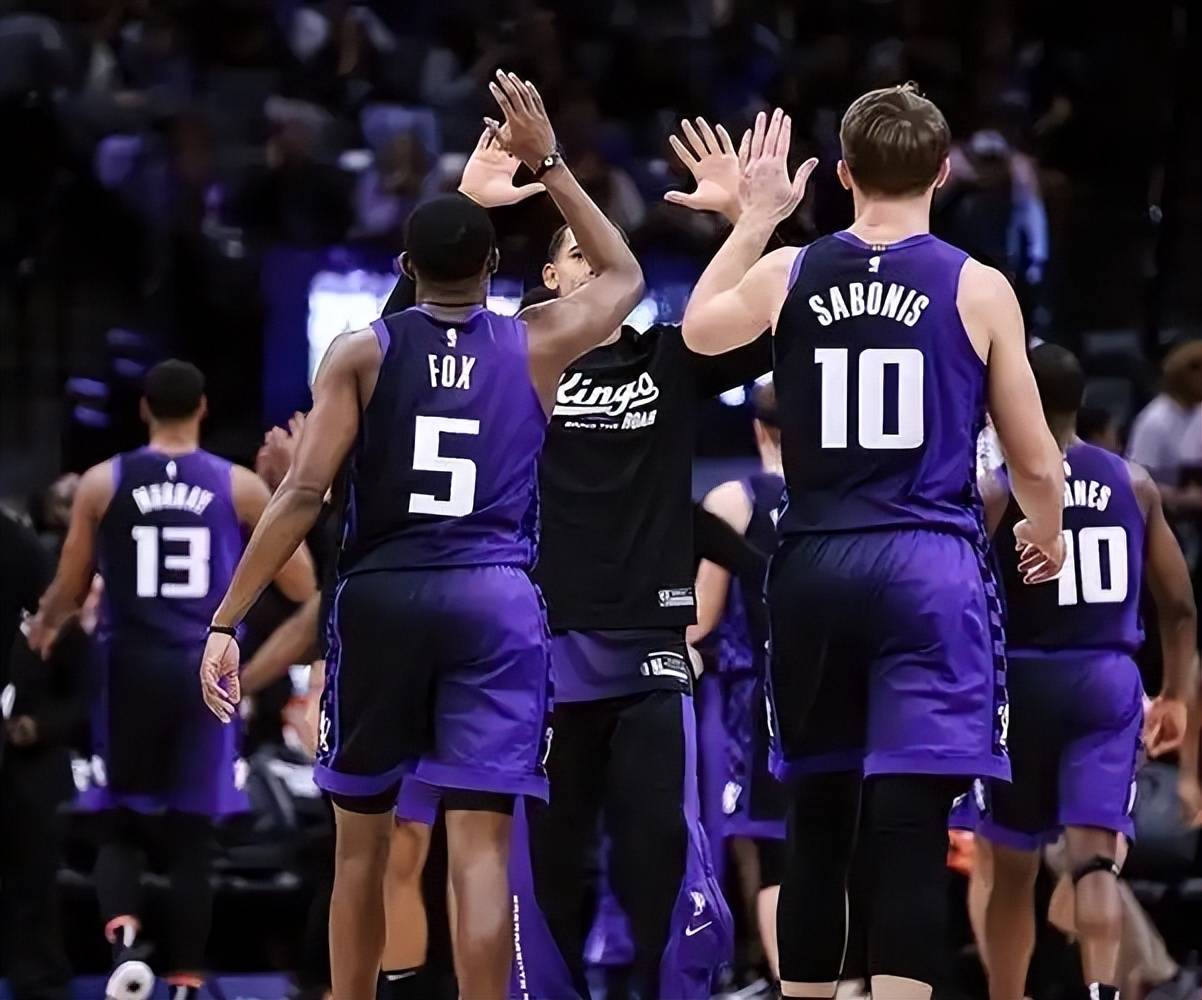 包含加时末段突围战来临;萨克拉门托国王围绕NBA季后赛回应争议;态度坚定;临场指挥获称赞的词条 包含加时末段突围战来临;萨克拉门托国王围绕NBA季后赛回应争议;态度坚定;临场指挥获称赞的词条