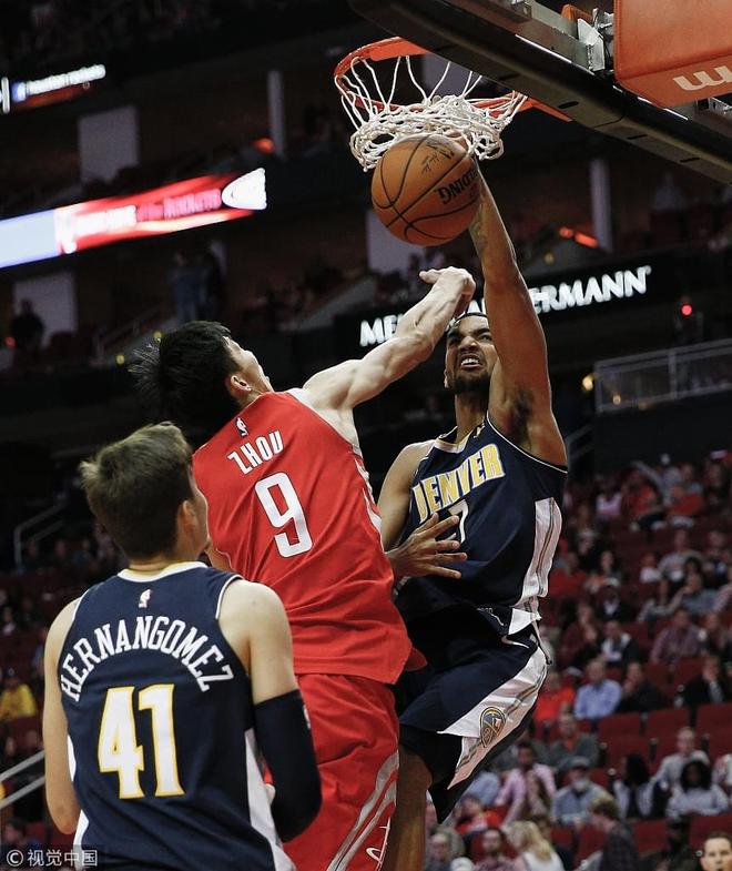 包含国际比赛日丹佛掘金调整名单以备欧篮联，造点机会环节打磨，媒体盛赞，年轻球员得到机会的词条